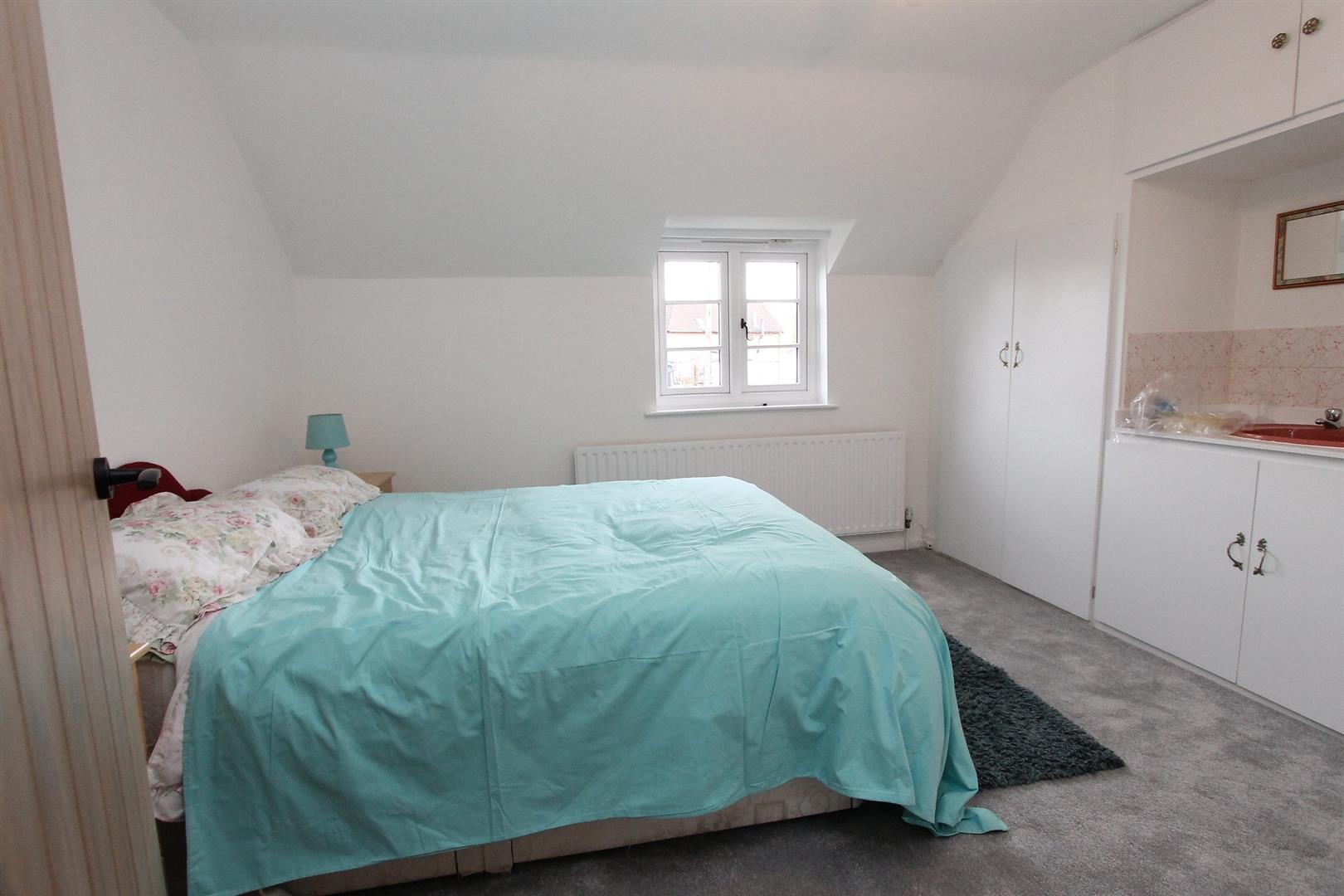 3 bed property in Birmingham Road, Kidderminster